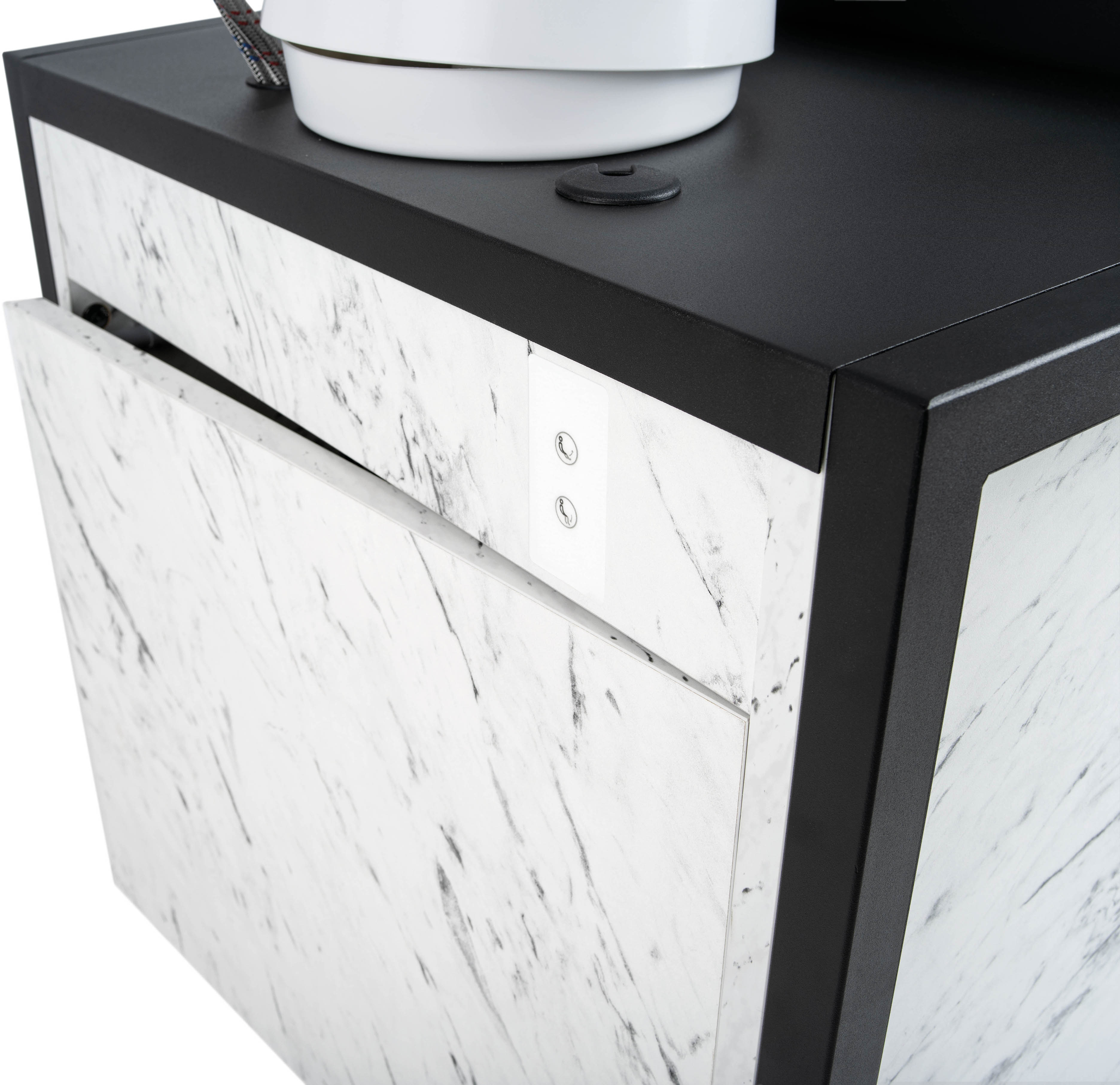 Tarn_White_Pure_PT95_Black_PL60_Carrara_detail_1.jpg