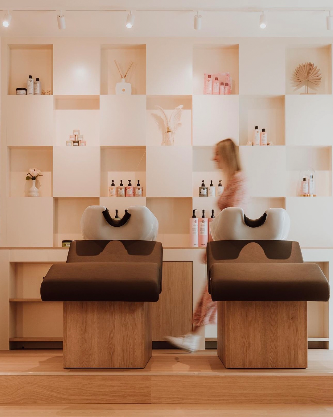 2-A-Hairartist_Shana--jj_maes-(1).png